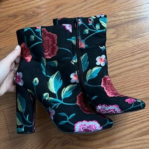 Floral black heeled booties size 8